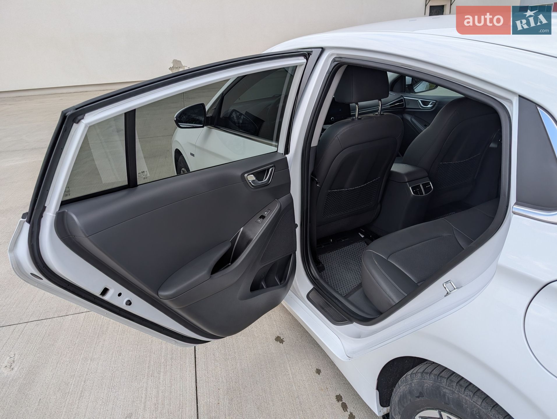 Hyundai Ioniq 2019 VIN KMHC851JFLU053455 фото оголошення 9 з 16