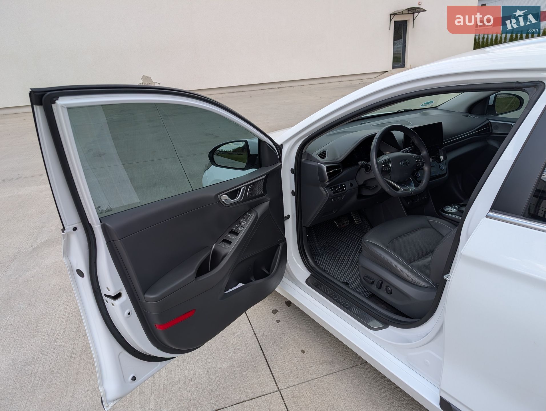 Hyundai Ioniq 2019 VIN KMHC851JFLU053455 фото оголошення 10 з 16