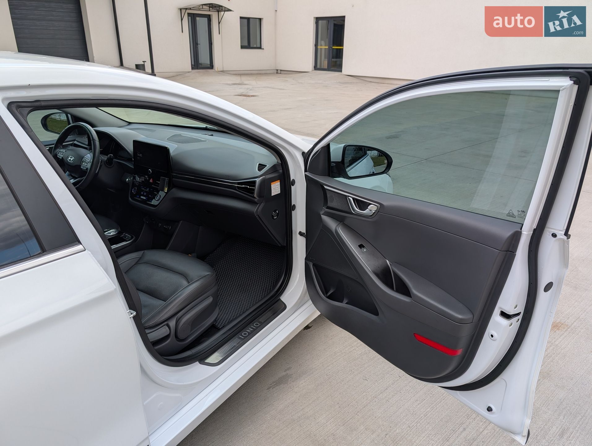 Hyundai Ioniq 2019 VIN KMHC851JFLU053455 фото оголошення 12 з 16