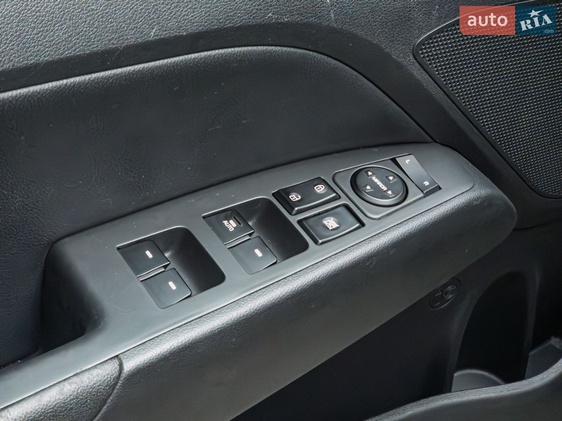 Hyundai Elantra 2019 VIN 5NPD84LF7LH567878 фото оголошення 3 з 24