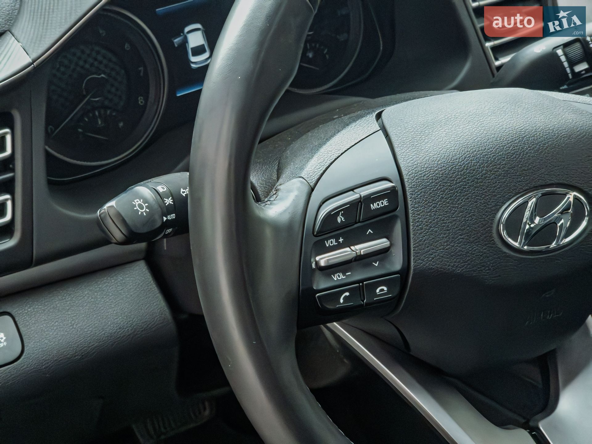 Hyundai Elantra 2019 VIN 5NPD84LF7LH567878 фото оголошення 8 з 24