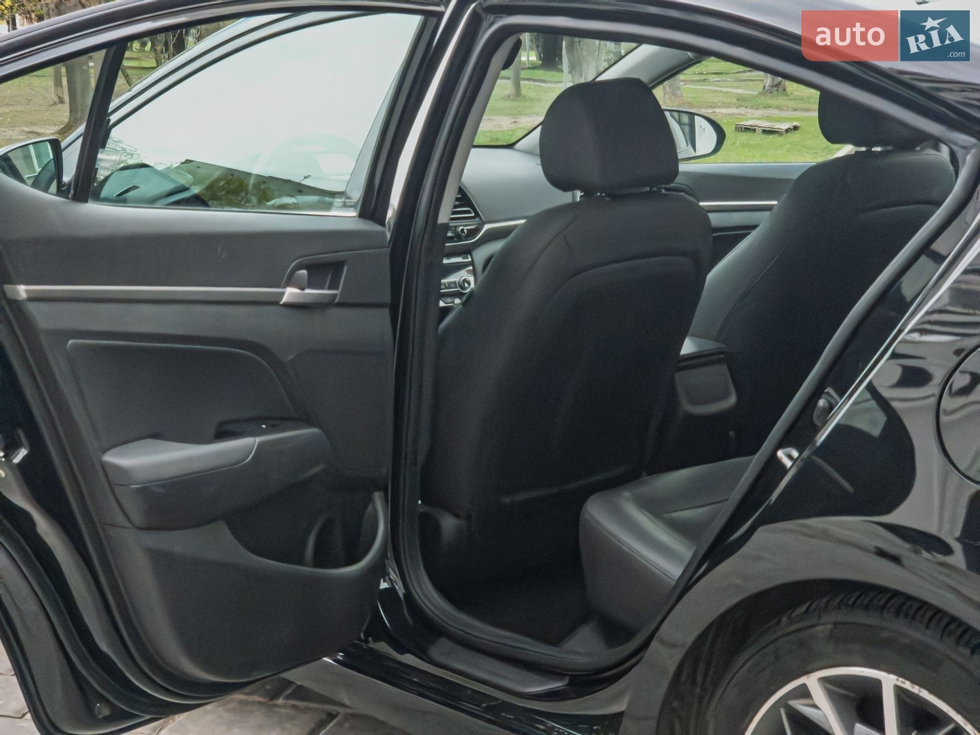Hyundai Elantra 2019 VIN 5NPD84LF7LH567878 фото оголошення 10 з 24