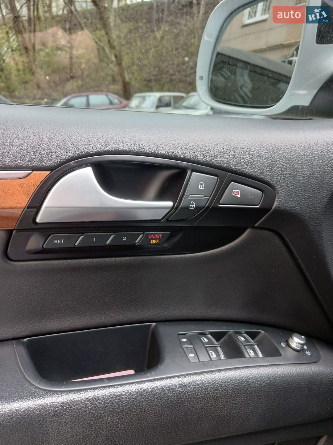 Audi Q7 2015 VIN WA1LGAFE3FD033037 фото оголошення 4 з 14