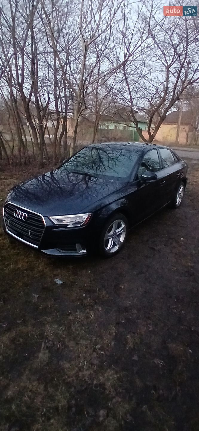 Audi A3 2017 VIN WAUAUGFFXJ1014414 фото оголошення 3 з 3