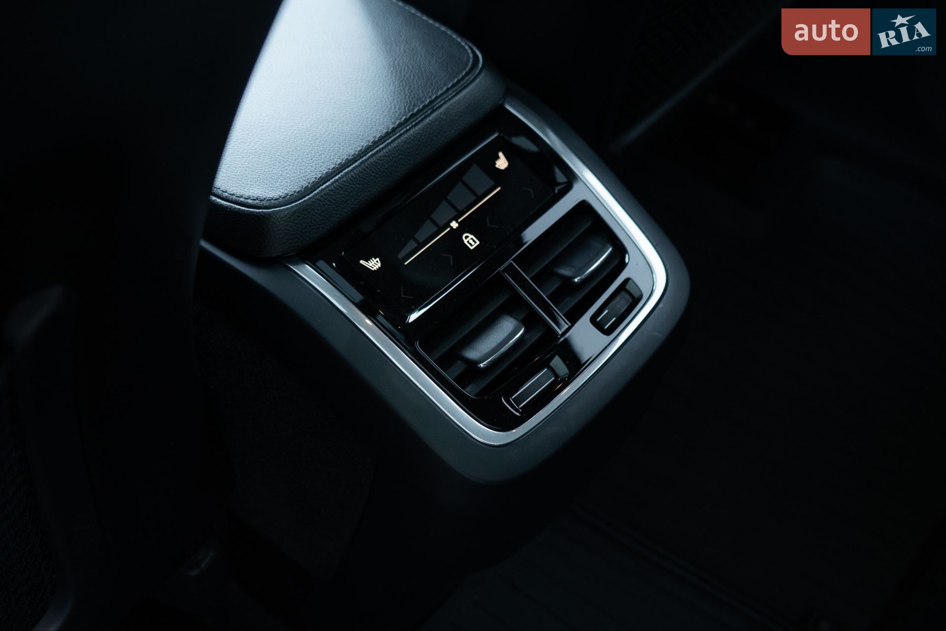 Volvo XC90 2019 VIN YV4102PK4L1558209 фото оголошення 26 з 47