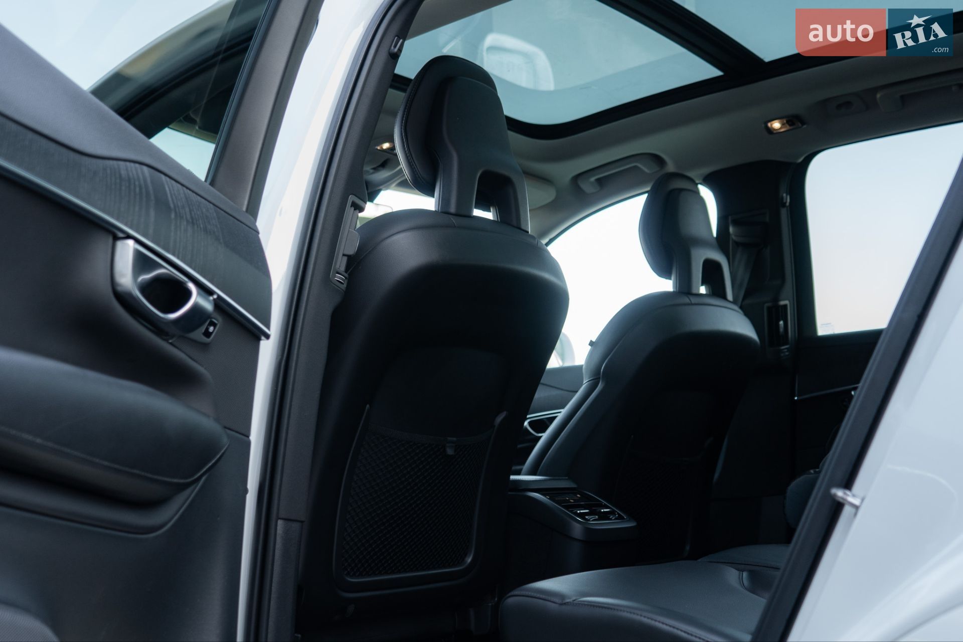 Volvo XC90 2019 VIN YV4102PK4L1558209 фото оголошення 27 з 47