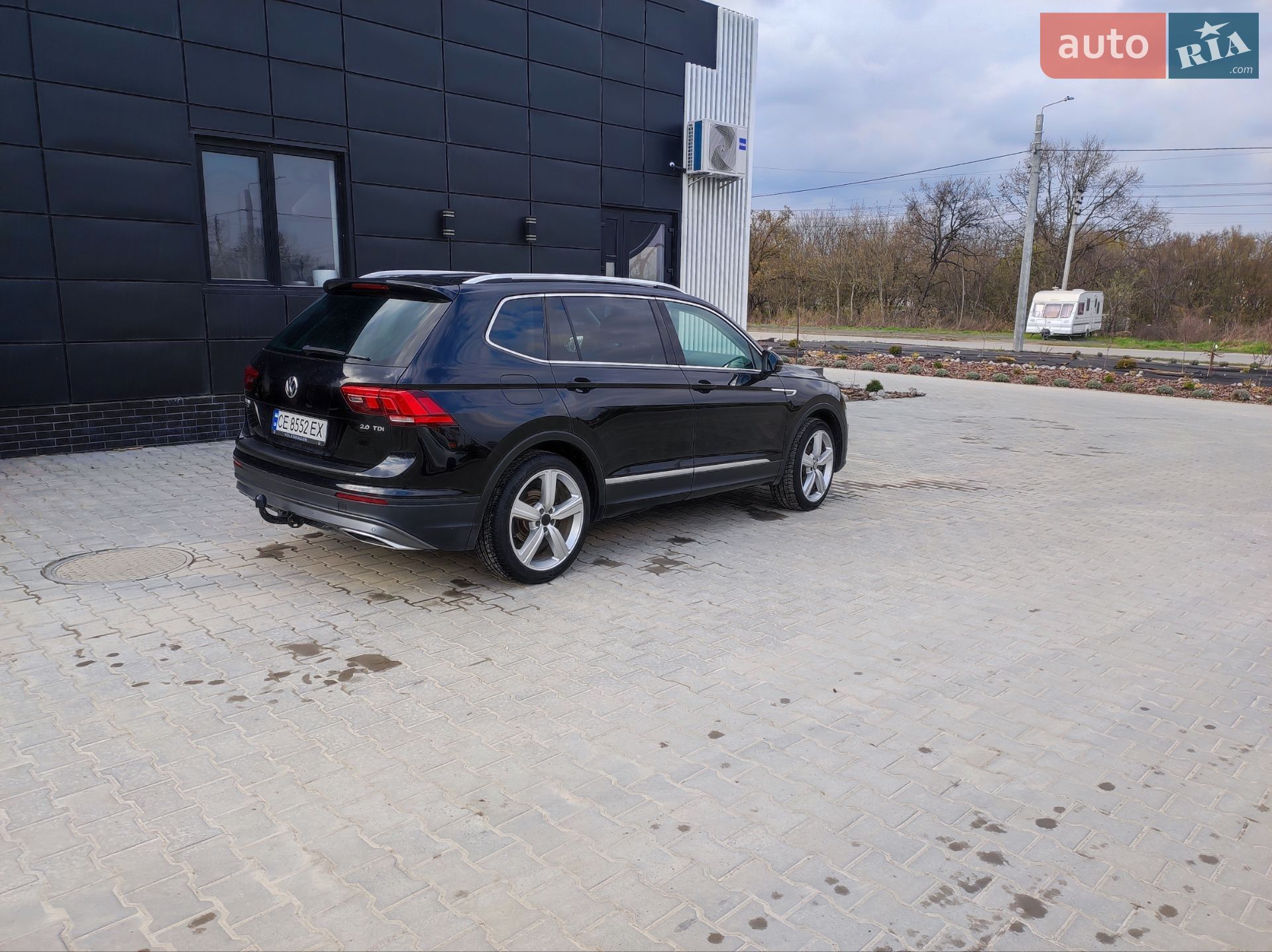 Volkswagen Tiguan 2018 VIN WVGZZZ5NZKM020601 фото оголошення 3 з 23