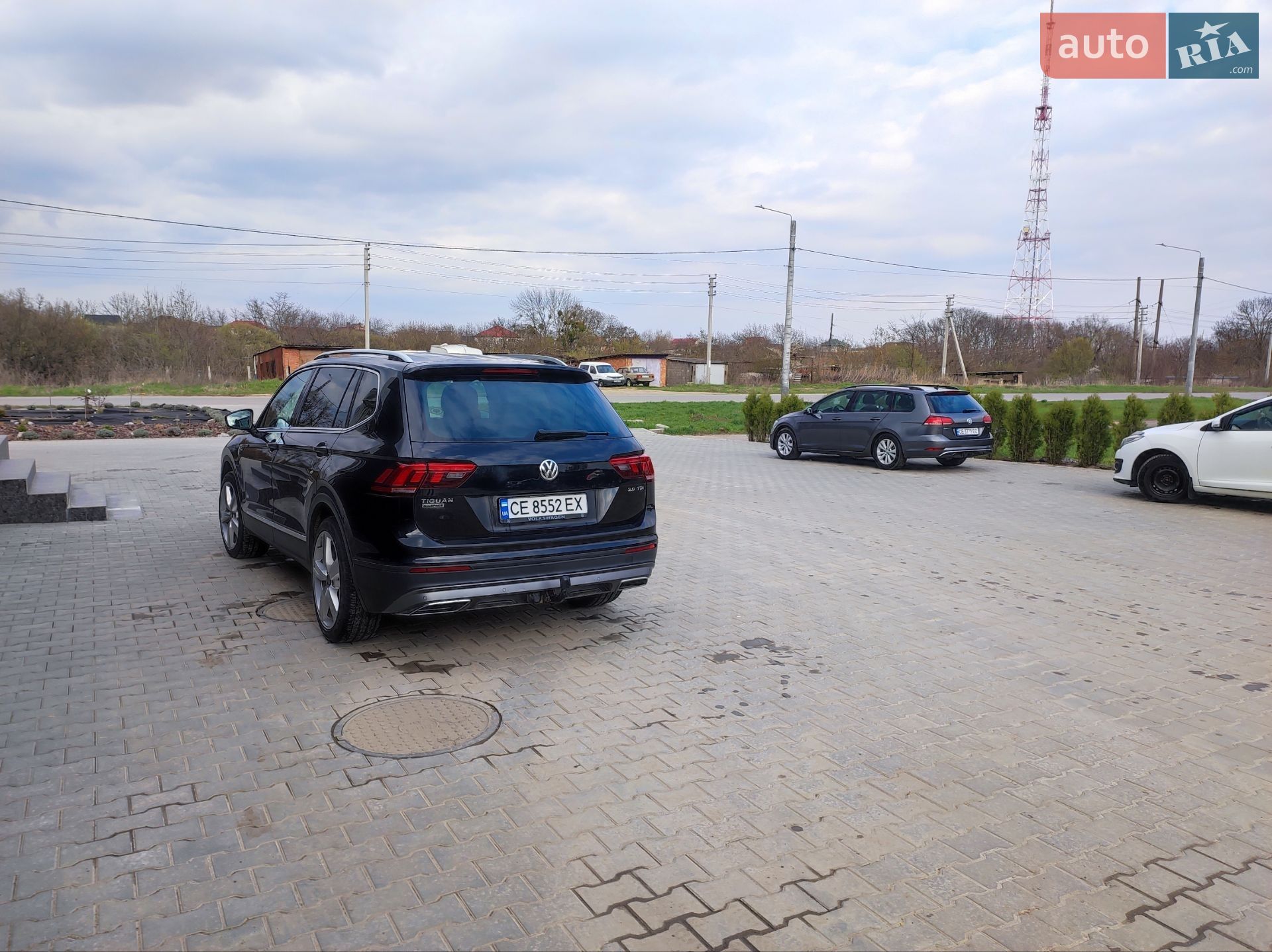 Volkswagen Tiguan 2018 VIN WVGZZZ5NZKM020601 фото оголошення 5 з 23