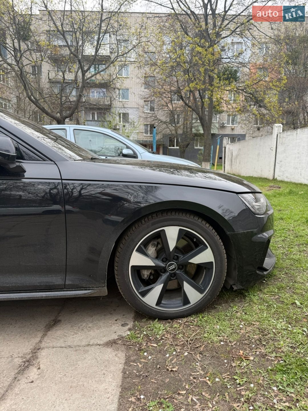 Audi A4 2015 VIN WAUENAF47HN004341 фото оголошення 10 з 18