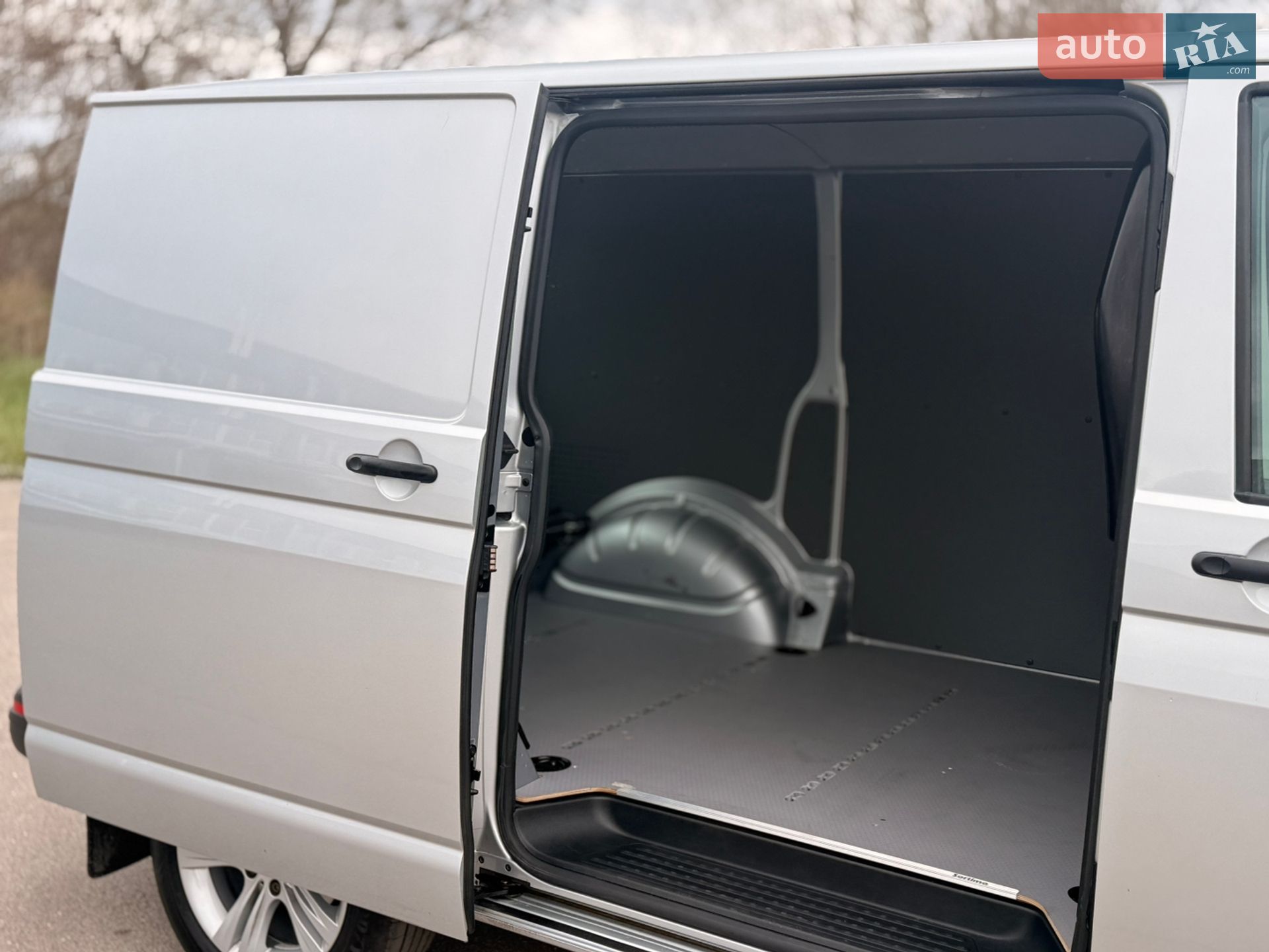 Volkswagen Transporter 2021 VIN WV1ZZZ7HZMX016325 фото оголошення 16 з 22