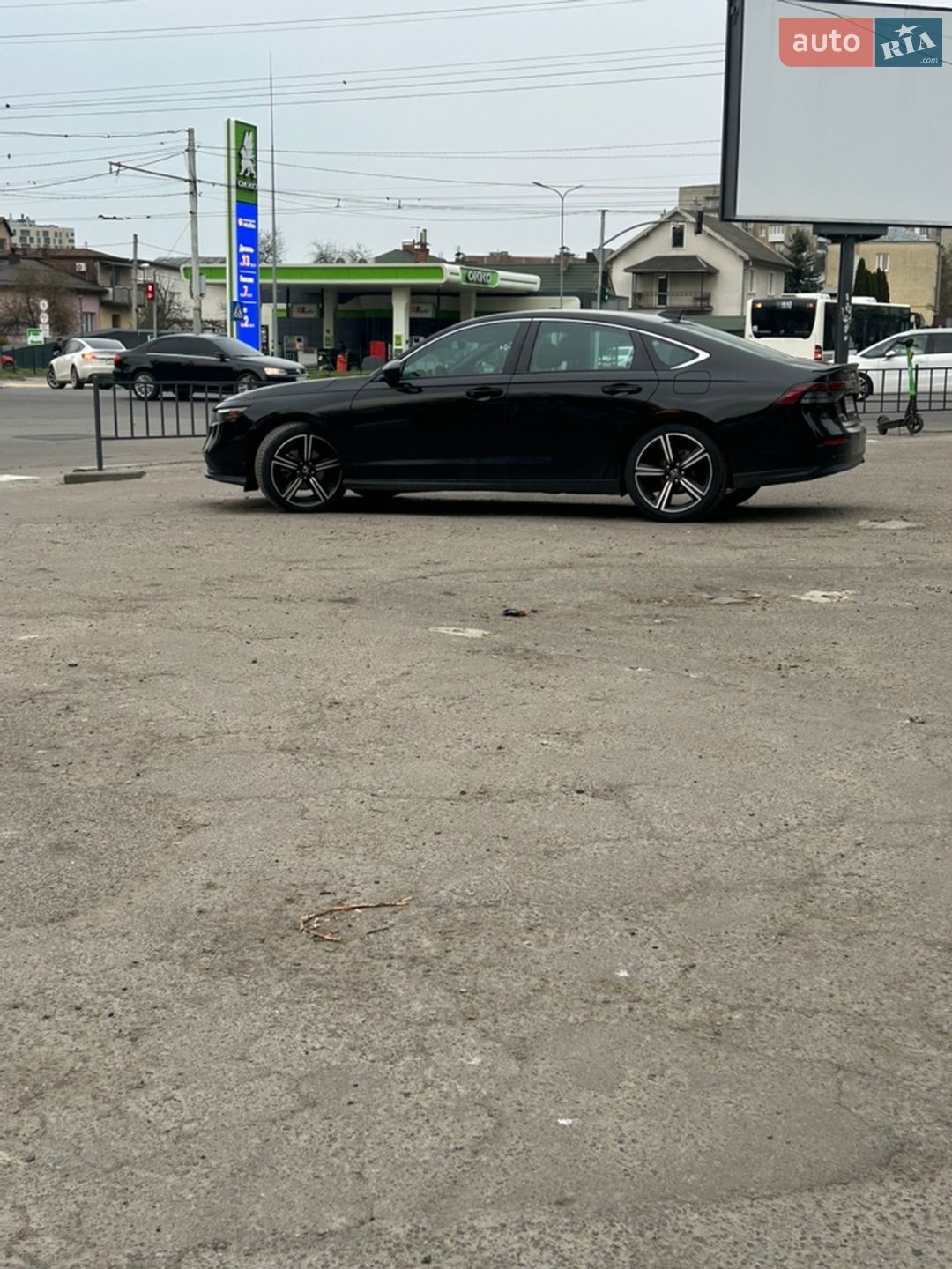 Honda Accord 2023 VIN 1HGCY2F50RA004353 фото оголошення 2 з 24
