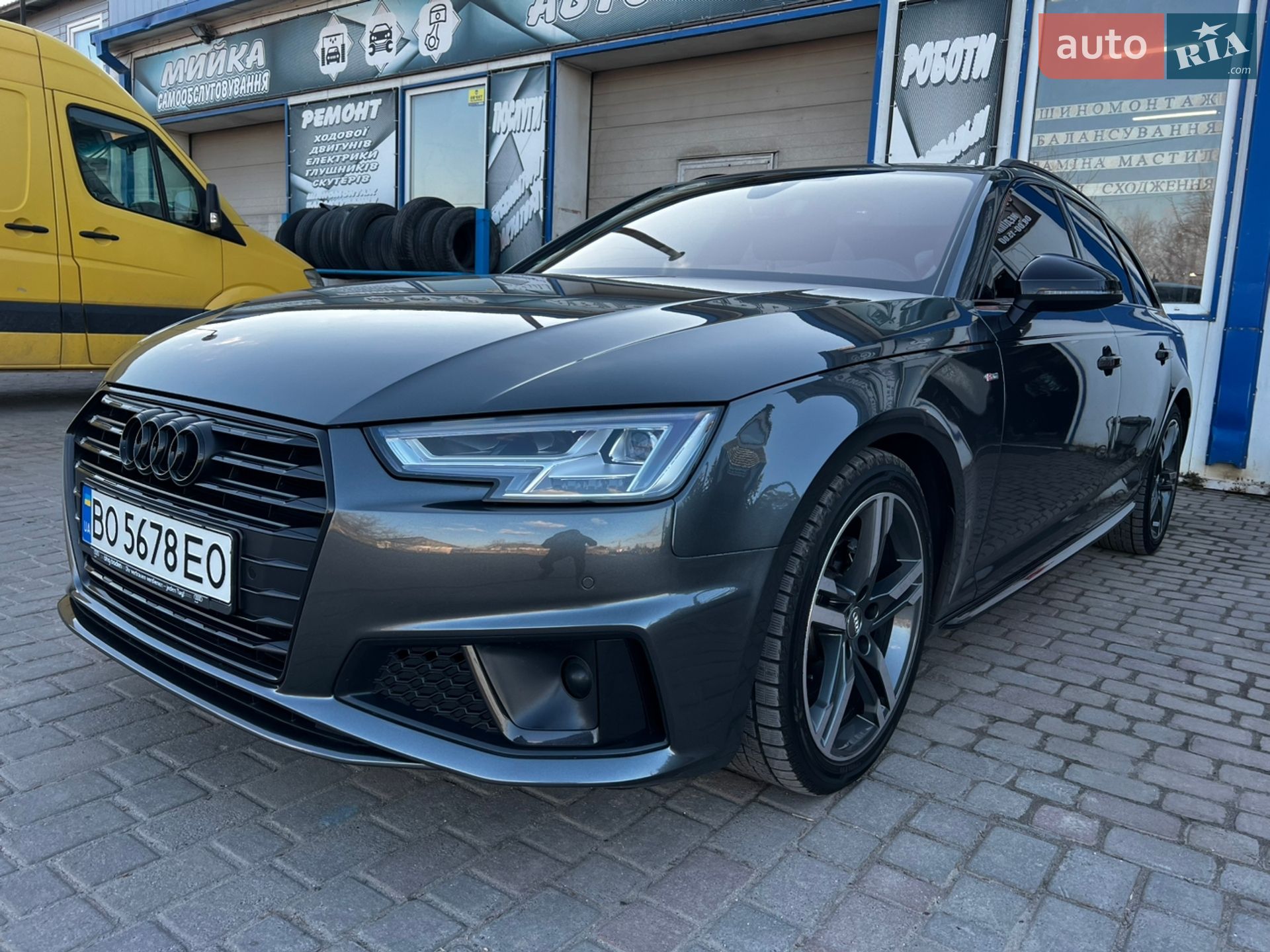Audi A4 2019 VIN WAUZZZF42KA036925 фото оголошення 3 з 13