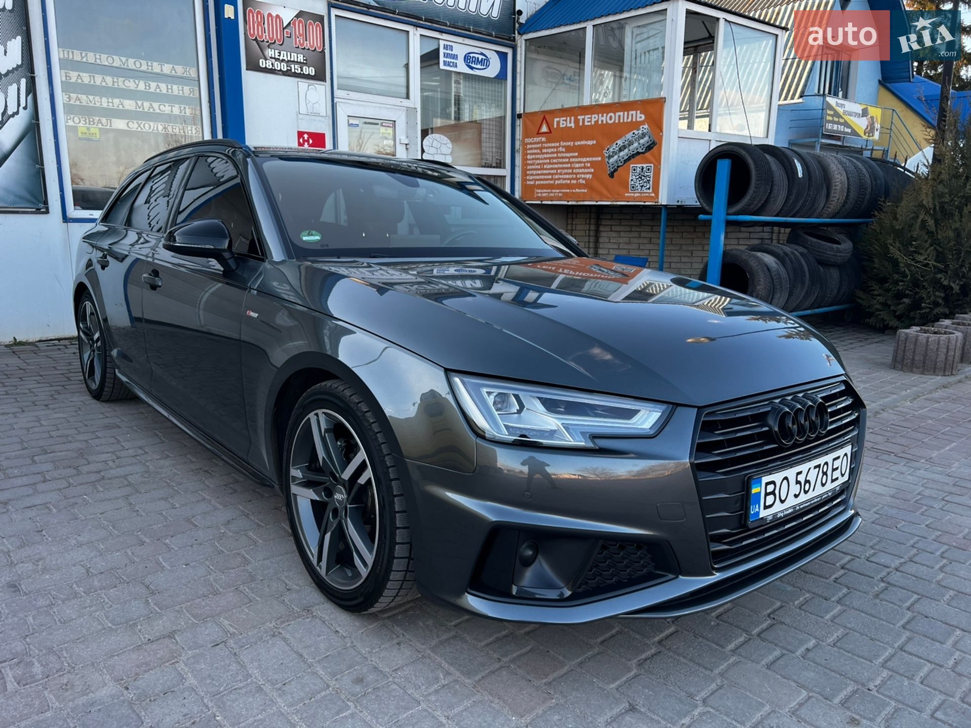 Audi A4 2019 VIN WAUZZZF42KA036925 фото оголошення 4 з 13