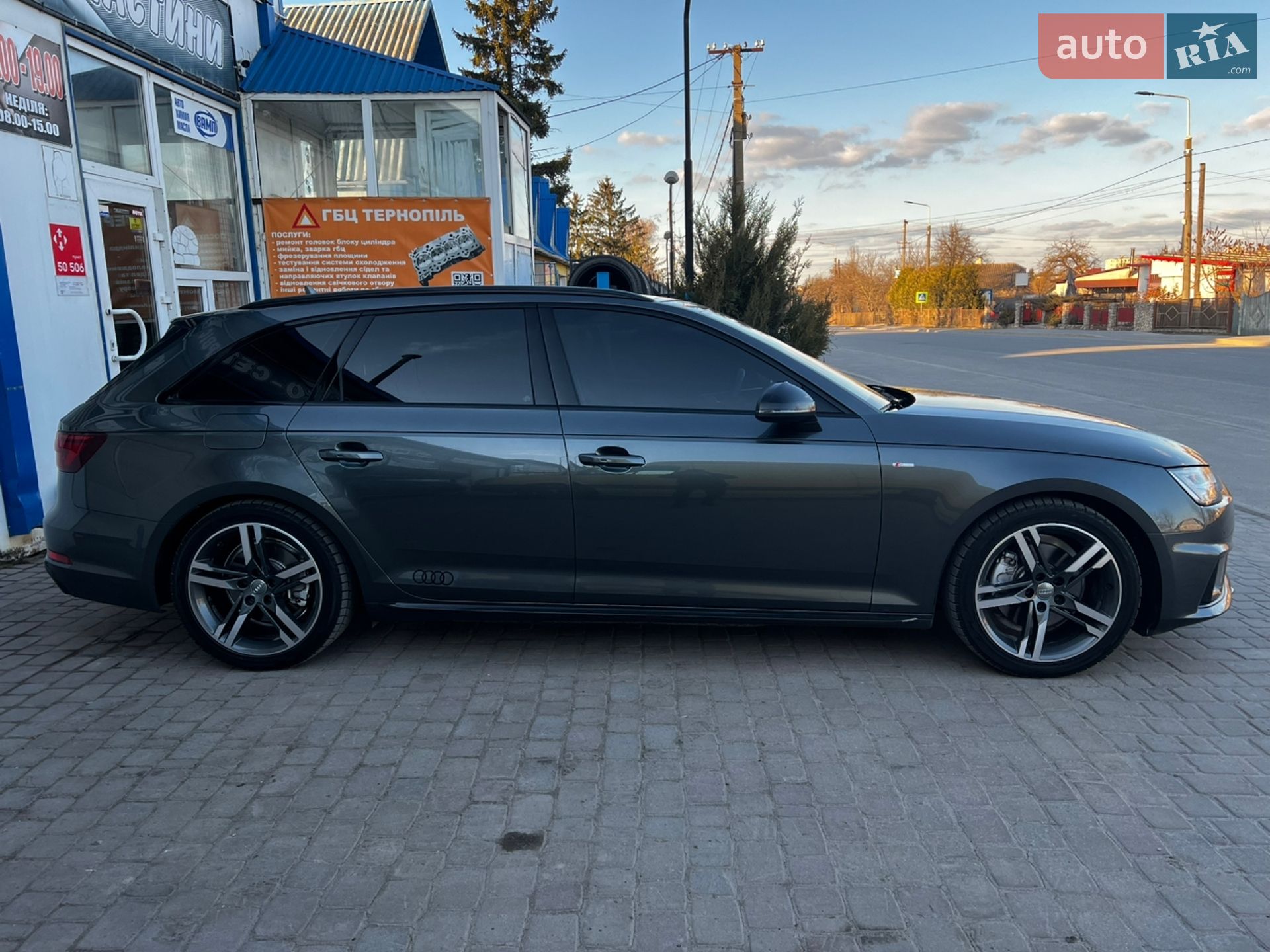 Audi A4 2019 VIN WAUZZZF42KA036925 фото оголошення 5 з 13