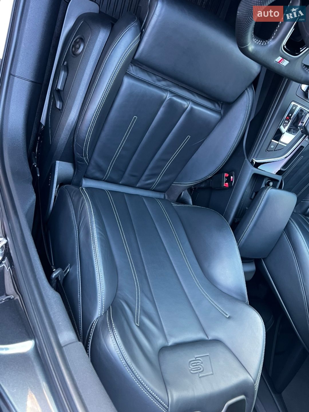 Audi A4 2019 VIN WAUZZZF42KA036925 фото оголошення 8 з 13