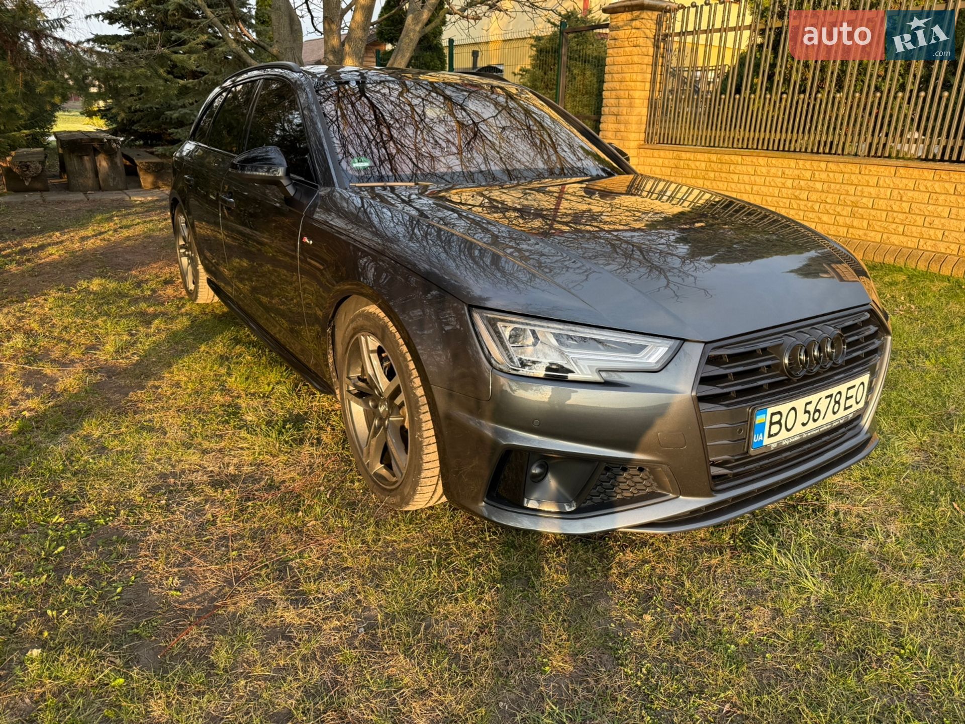 Audi A4 2019 VIN WAUZZZF42KA036925 фото оголошення 11 з 13