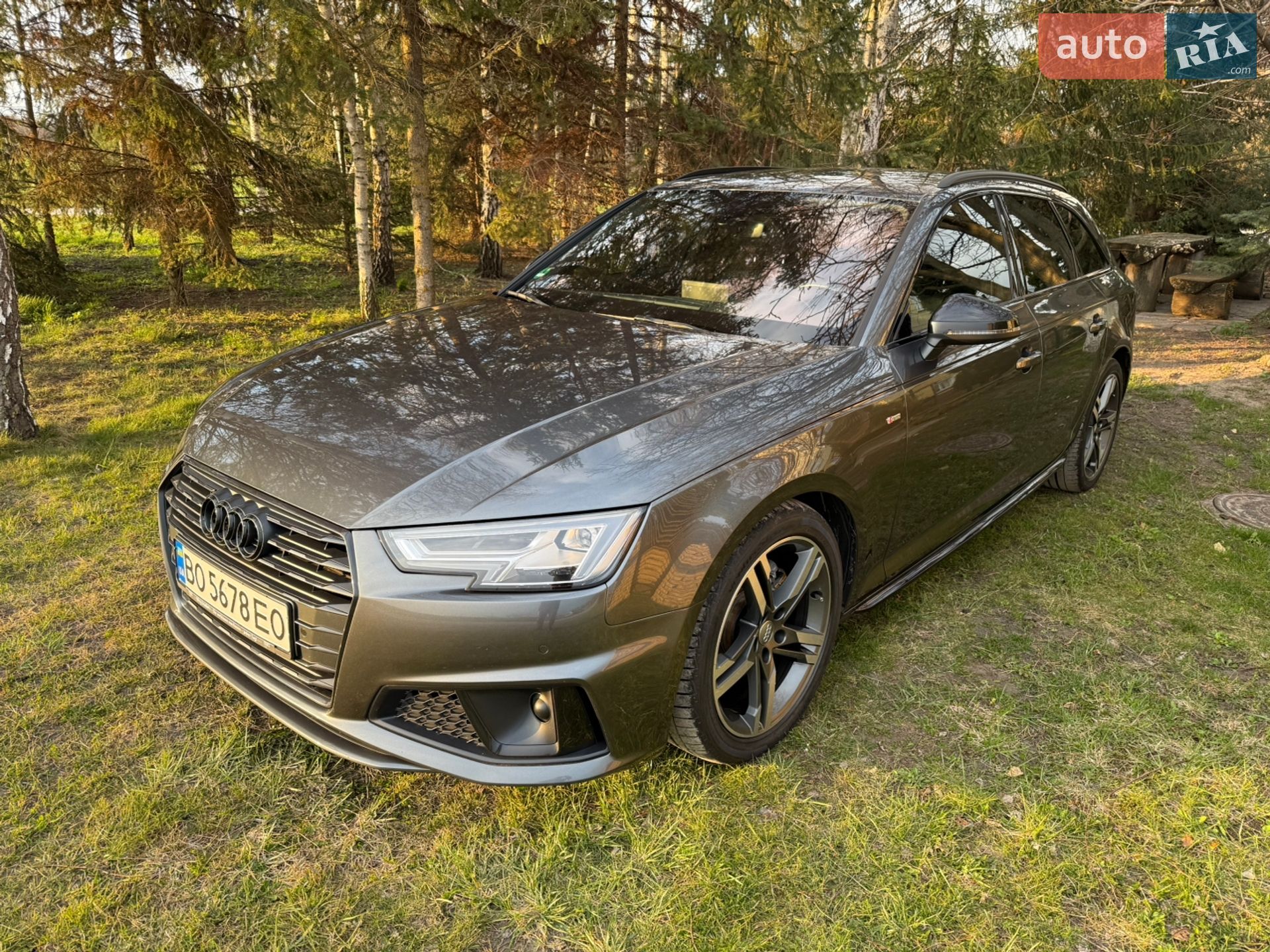 Audi A4 2019 VIN WAUZZZF42KA036925 фото оголошення 12 з 13
