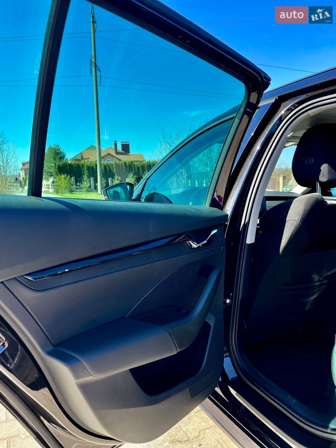 Skoda Octavia 2021 VIN TMBJJ8NX7NY048299 фото оголошення 3 з 36