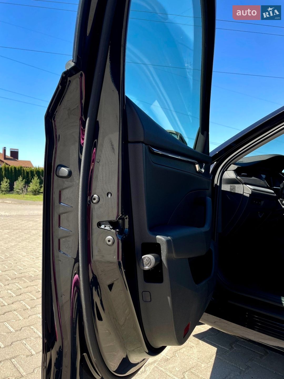 Skoda Octavia 2021 VIN TMBJJ8NX7NY048299 фото оголошення 4 з 36