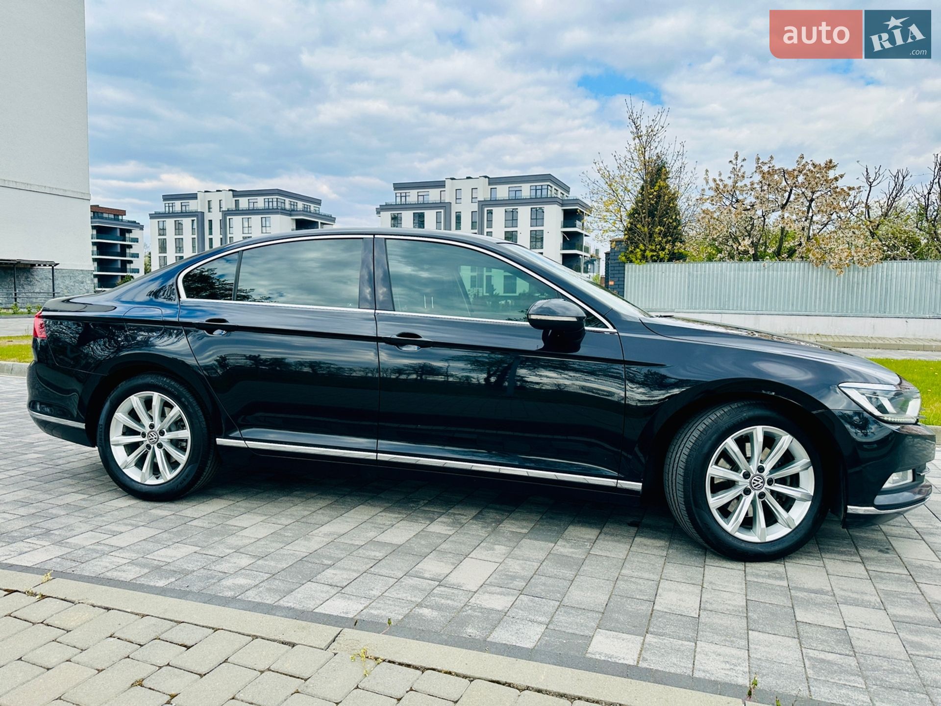 Volkswagen Passat 2015 VIN WVWZZZ3CZFE438570 фото оголошення 10 з 65