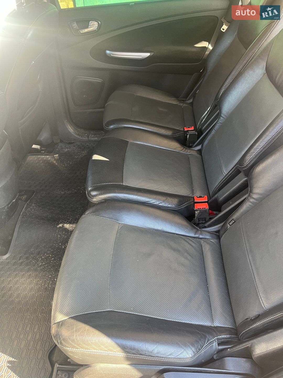 Ford S-Max 2008 VIN WF0SXXGBWS8G16587 фото оголошення 2 з 25