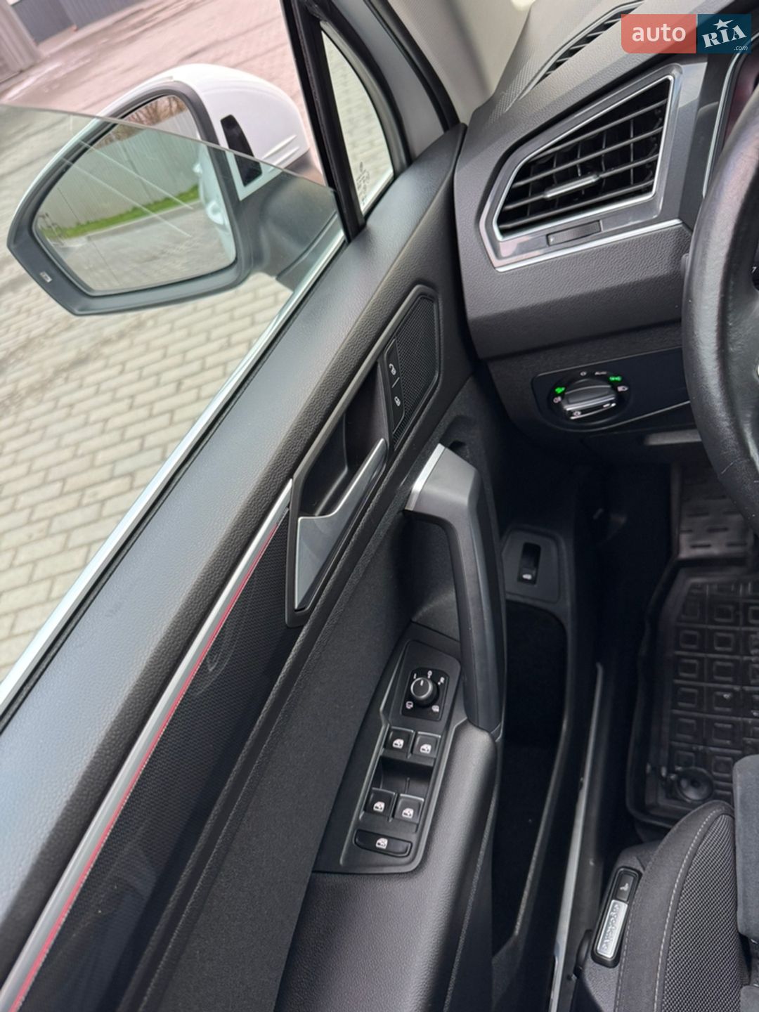 Volkswagen Tiguan 2023 VIN WVGZZZ5N9PW061226 фото оголошення 107 з 361