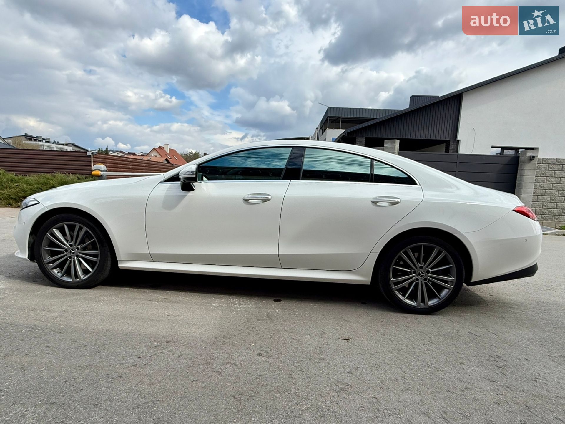 Mercedes-Benz CLS-Class 2018 VIN WDD2J2DB1KA011007 фото оголошення 5 з 45