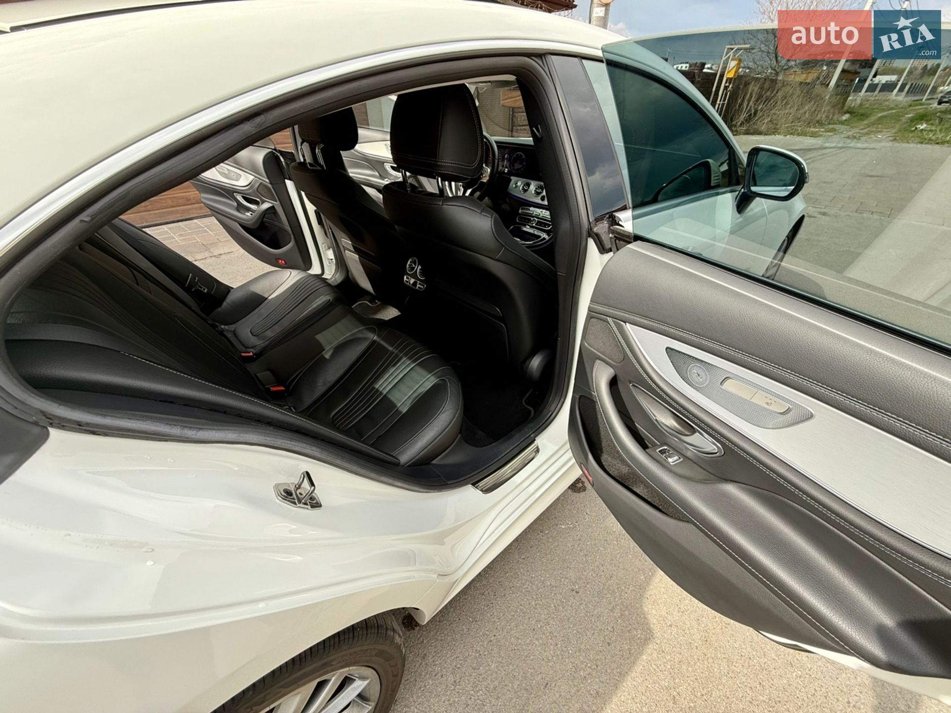 Mercedes-Benz CLS-Class 2018 VIN WDD2J2DB1KA011007 фото оголошення 32 з 45