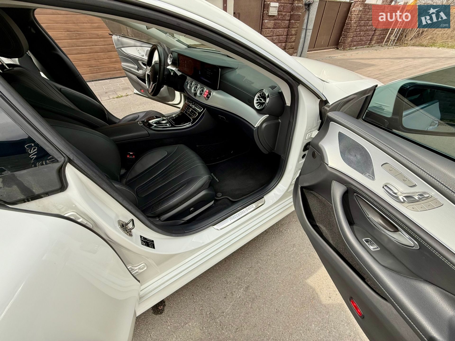 Mercedes-Benz CLS-Class 2018 VIN WDD2J2DB1KA011007 фото оголошення 35 з 45