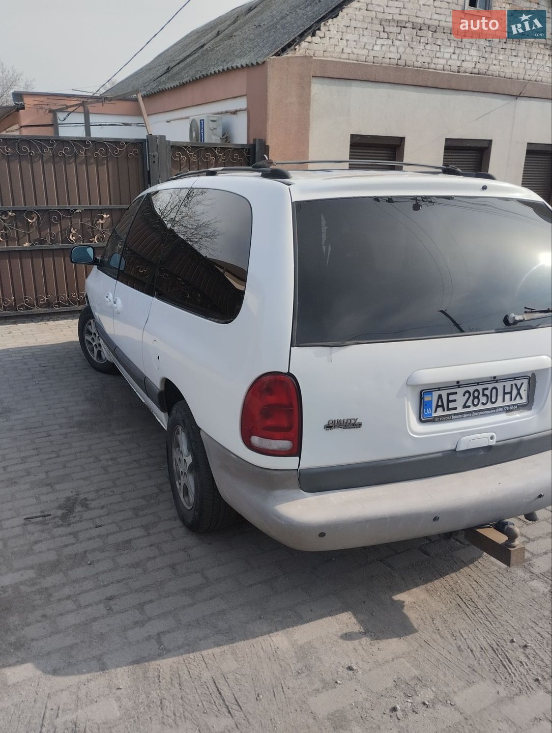Plymouth Voyager 1996 VIN 1P4GP44R7TB123390 фото оголошення 2 з 9