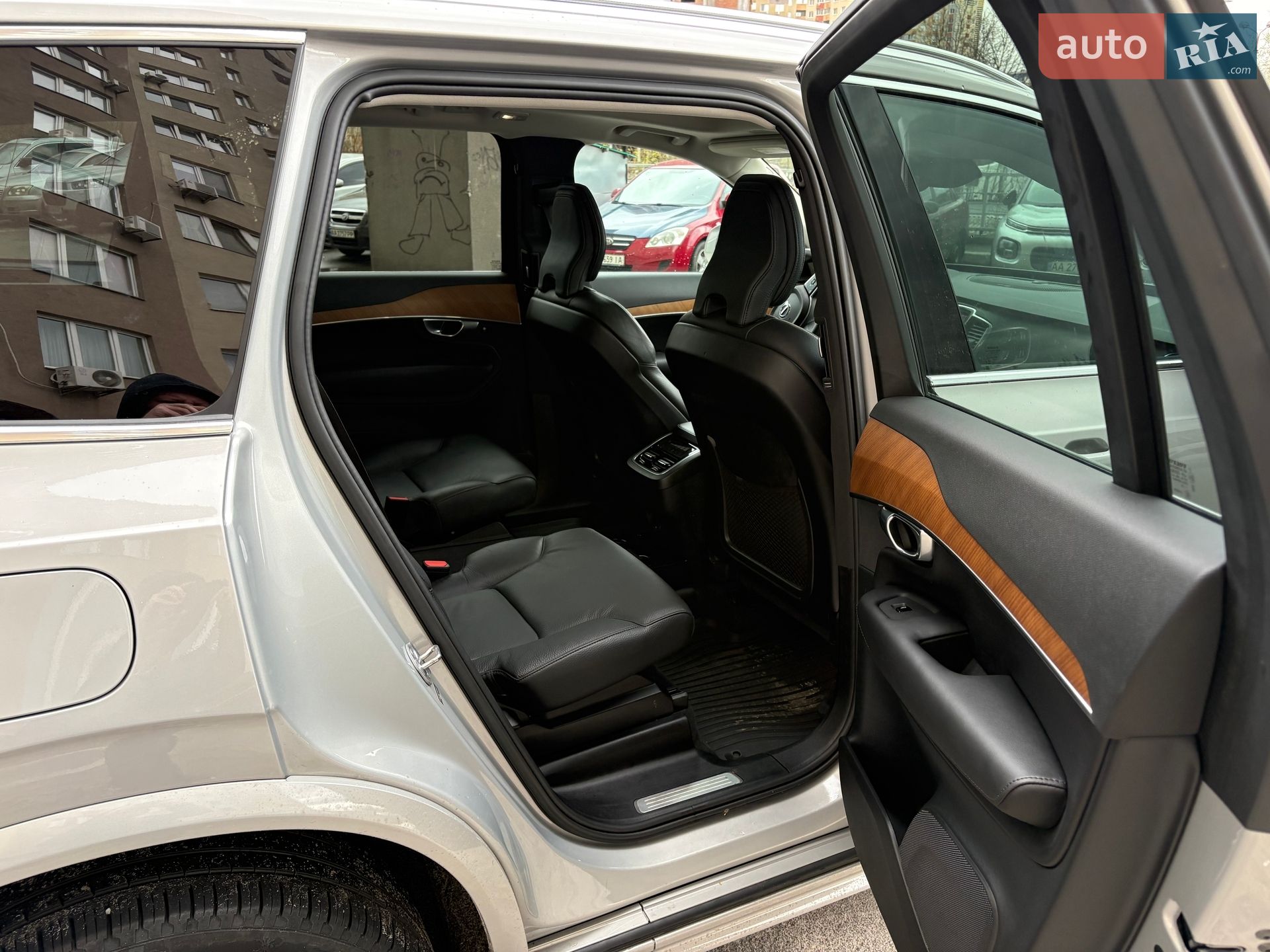 Volvo XC90 2023 VIN YV40621N8P1993463 фото оголошення 15 з 27