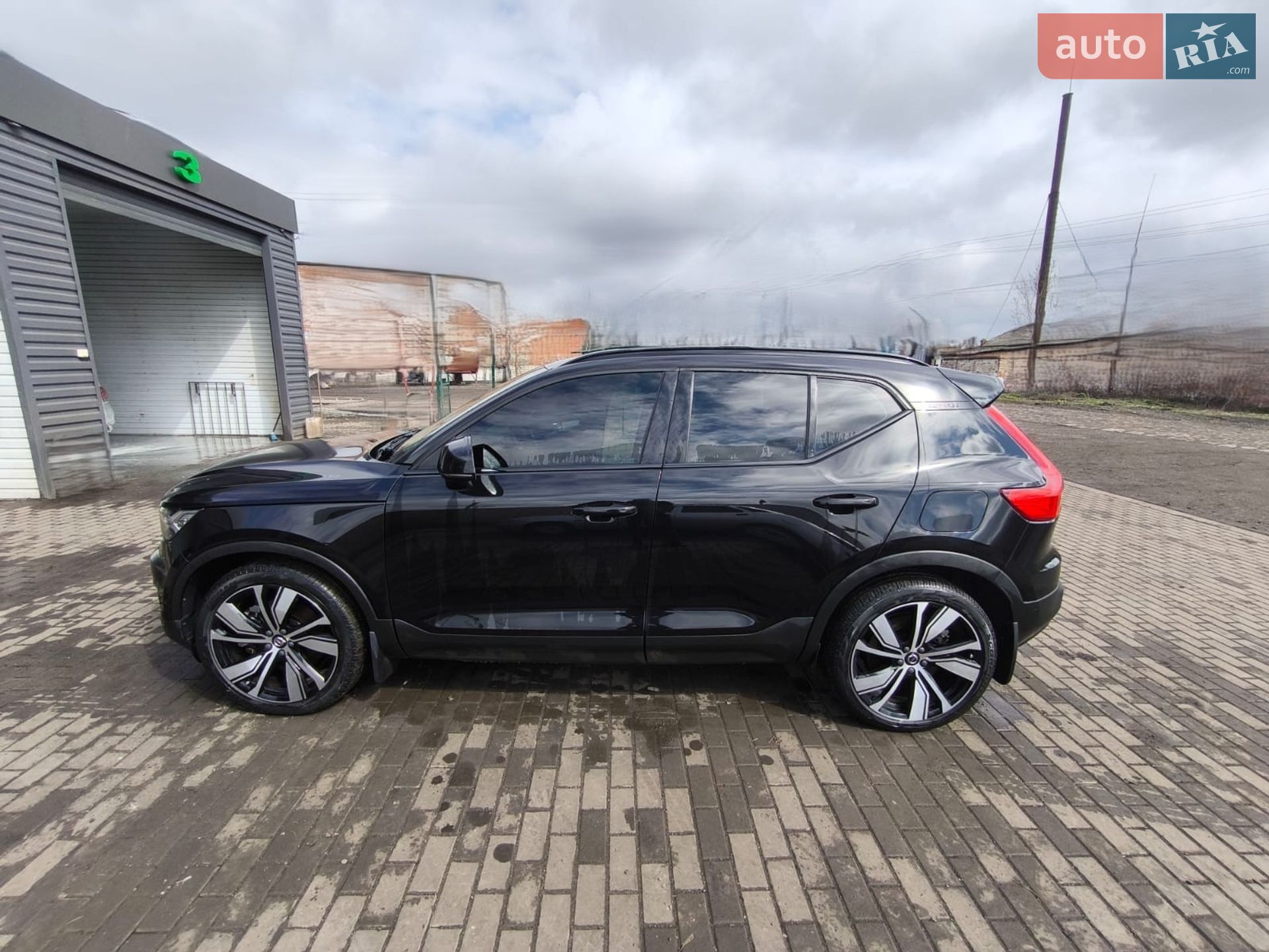 Volvo Xc40 2021 VIN YV1XZEDVEN2676245 фото оголошення 4 з 49