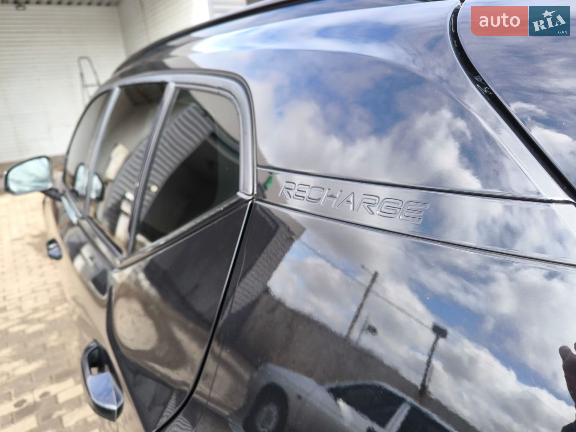 Volvo Xc40 2021 VIN YV1XZEDVEN2676245 фото оголошення 9 з 49