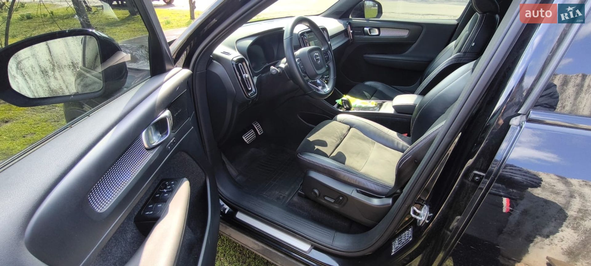Volvo Xc40 2021 VIN YV1XZEDVEN2676245 фото оголошення 22 з 49