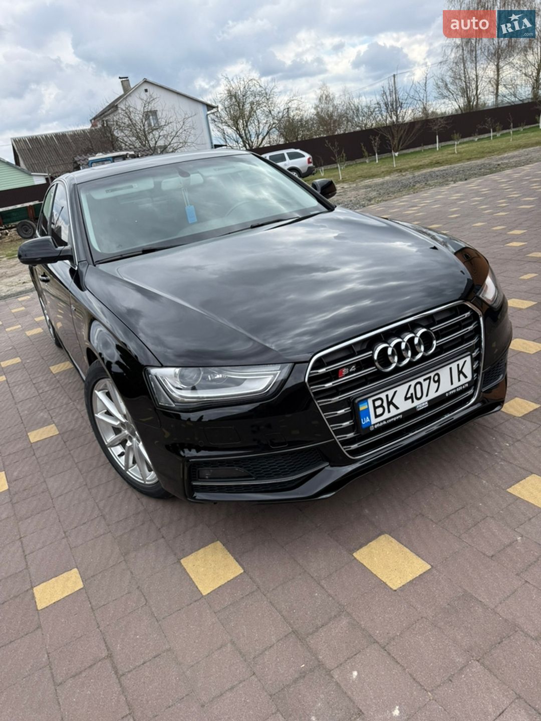 Audi A4 2015 VIN WAUBFAFL6GN018348 фото оголошення 2 з 27