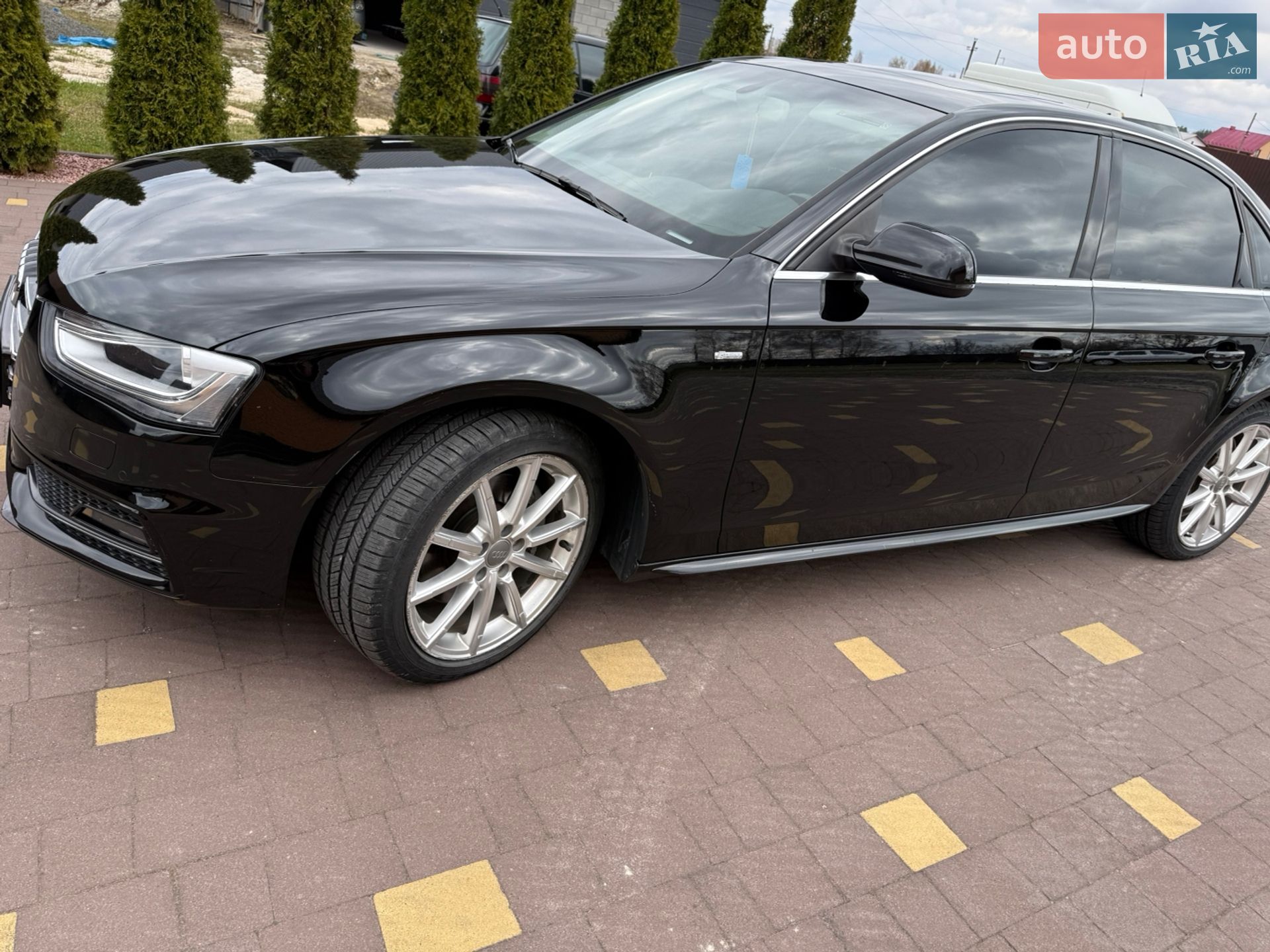 Audi A4 2015 VIN WAUBFAFL6GN018348 фото оголошення 3 з 27