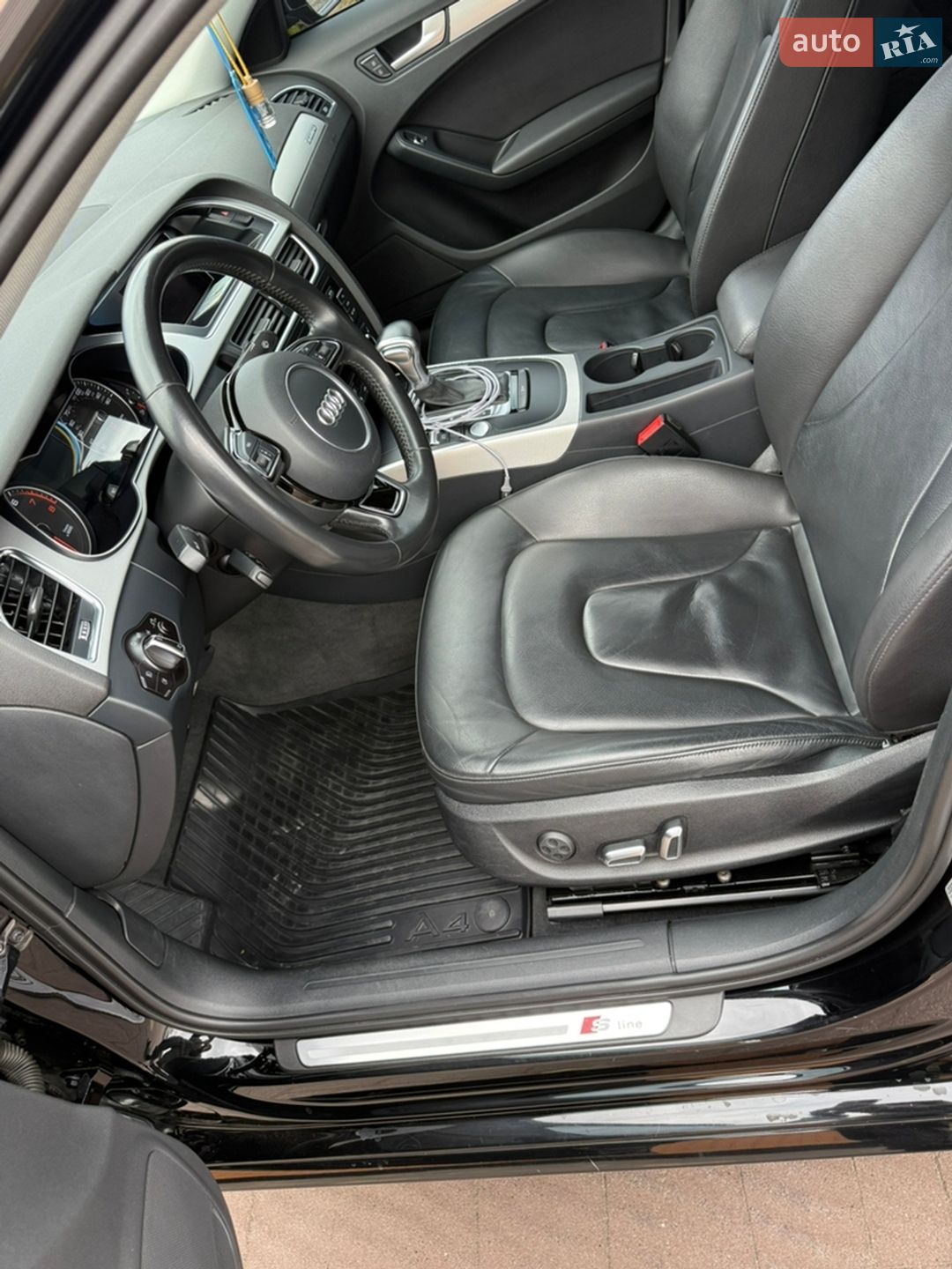 Audi A4 2015 VIN WAUBFAFL6GN018348 фото оголошення 12 з 27