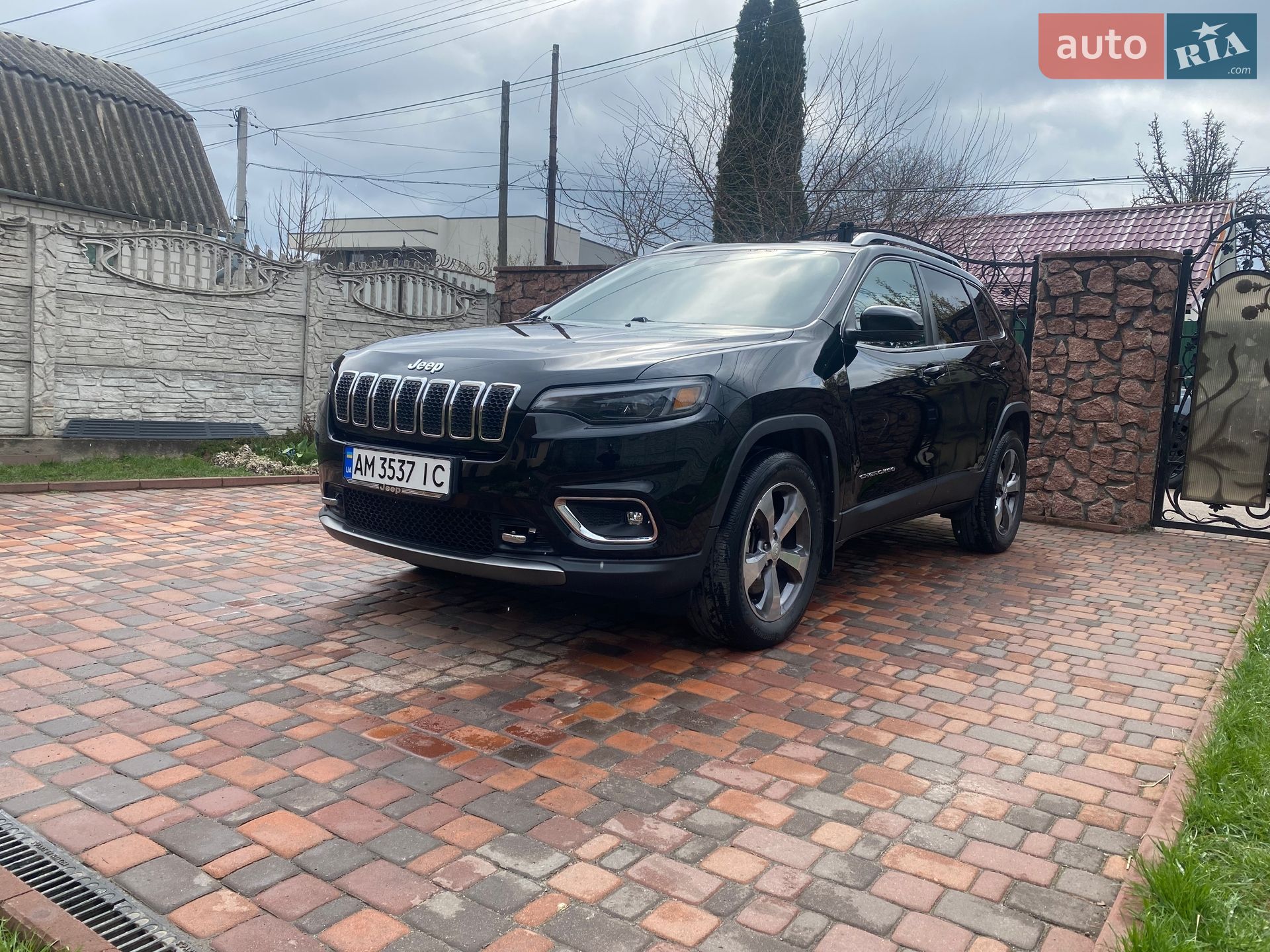 Jeep Cherokee 2019 VIN 1C4PJMDX1KD422770 фото оголошення 2 з 16