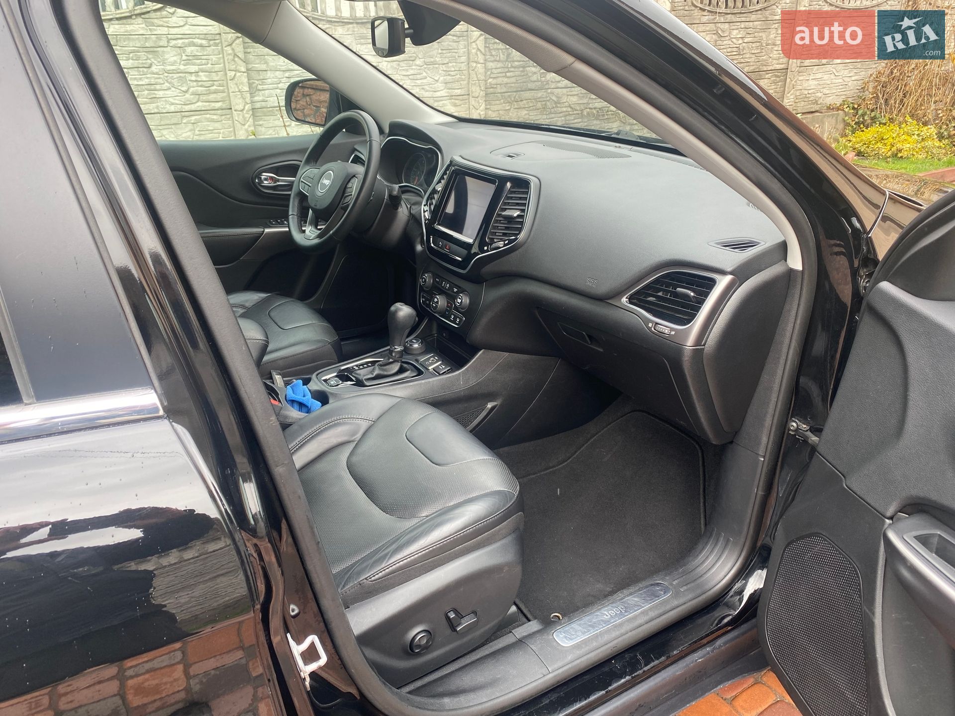 Jeep Cherokee 2019 VIN 1C4PJMDX1KD422770 фото оголошення 8 з 16