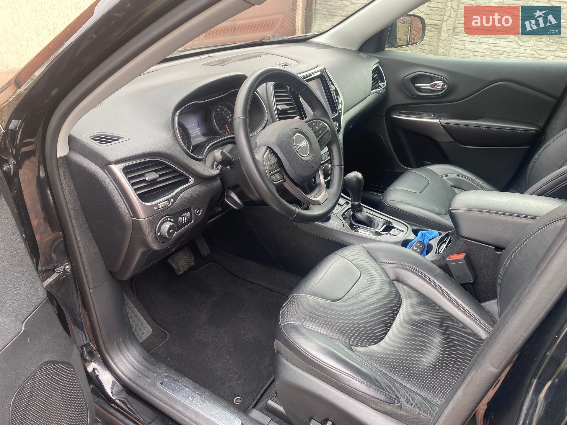 Jeep Cherokee 2019 VIN 1C4PJMDX1KD422770 фото оголошення 11 з 16