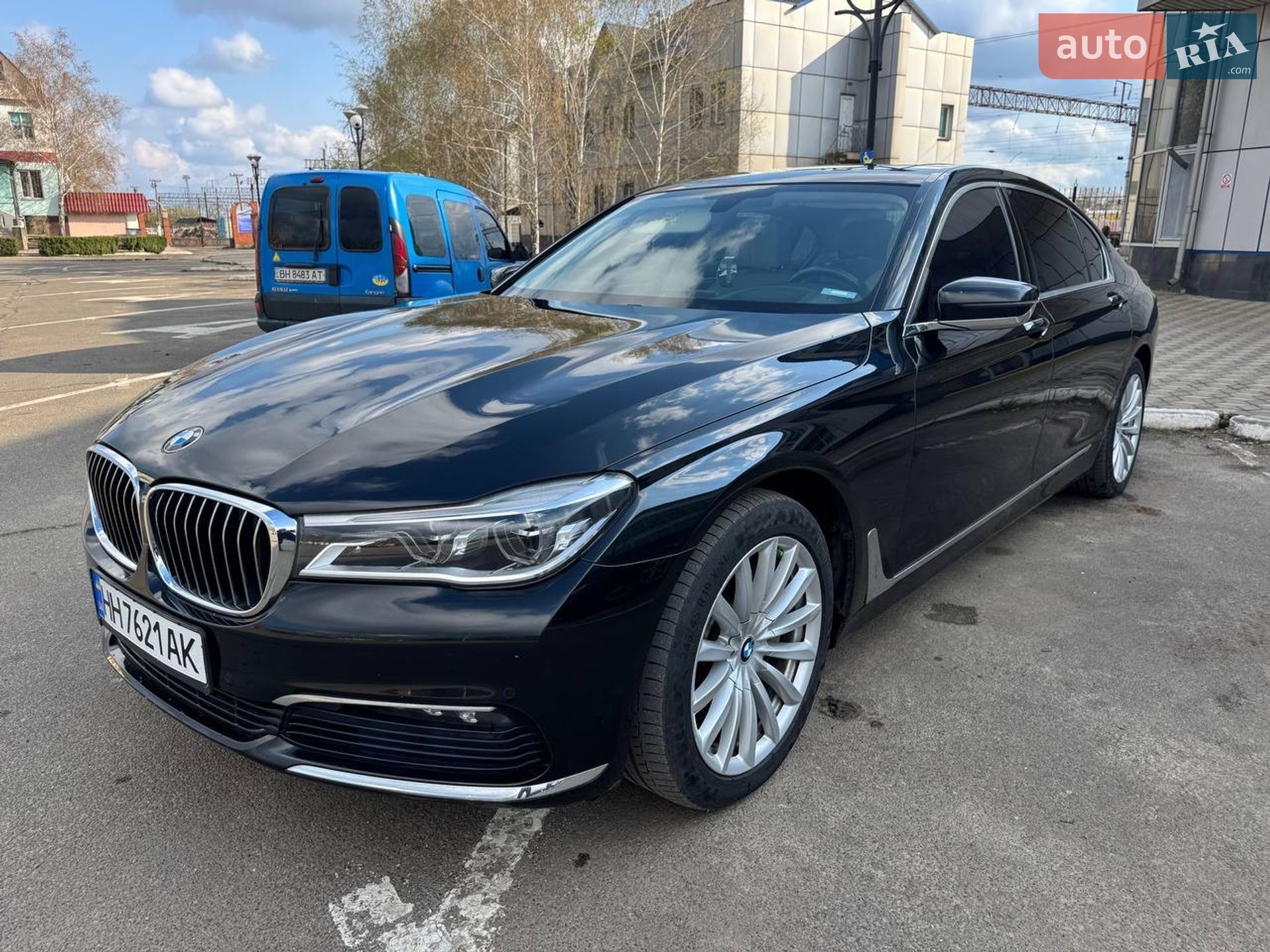 BMW 7 Series 2017 VIN WBA7E410X0GV23195 фото оголошення 2 з 31