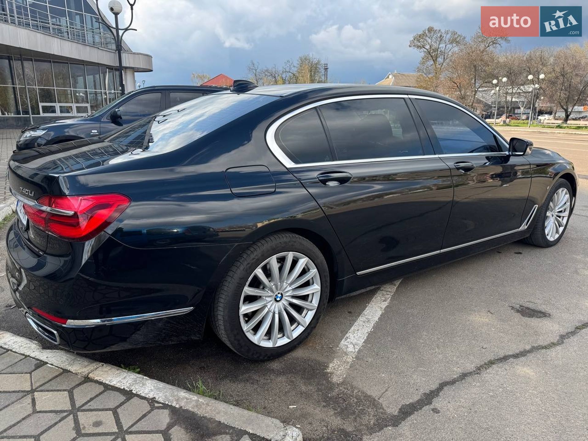 BMW 7 Series 2017 VIN WBA7E410X0GV23195 фото оголошення 5 з 31