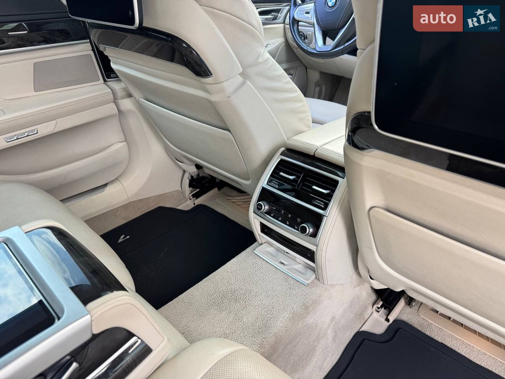 BMW 7 Series 2017 VIN WBA7E410X0GV23195 фото оголошення 15 з 31