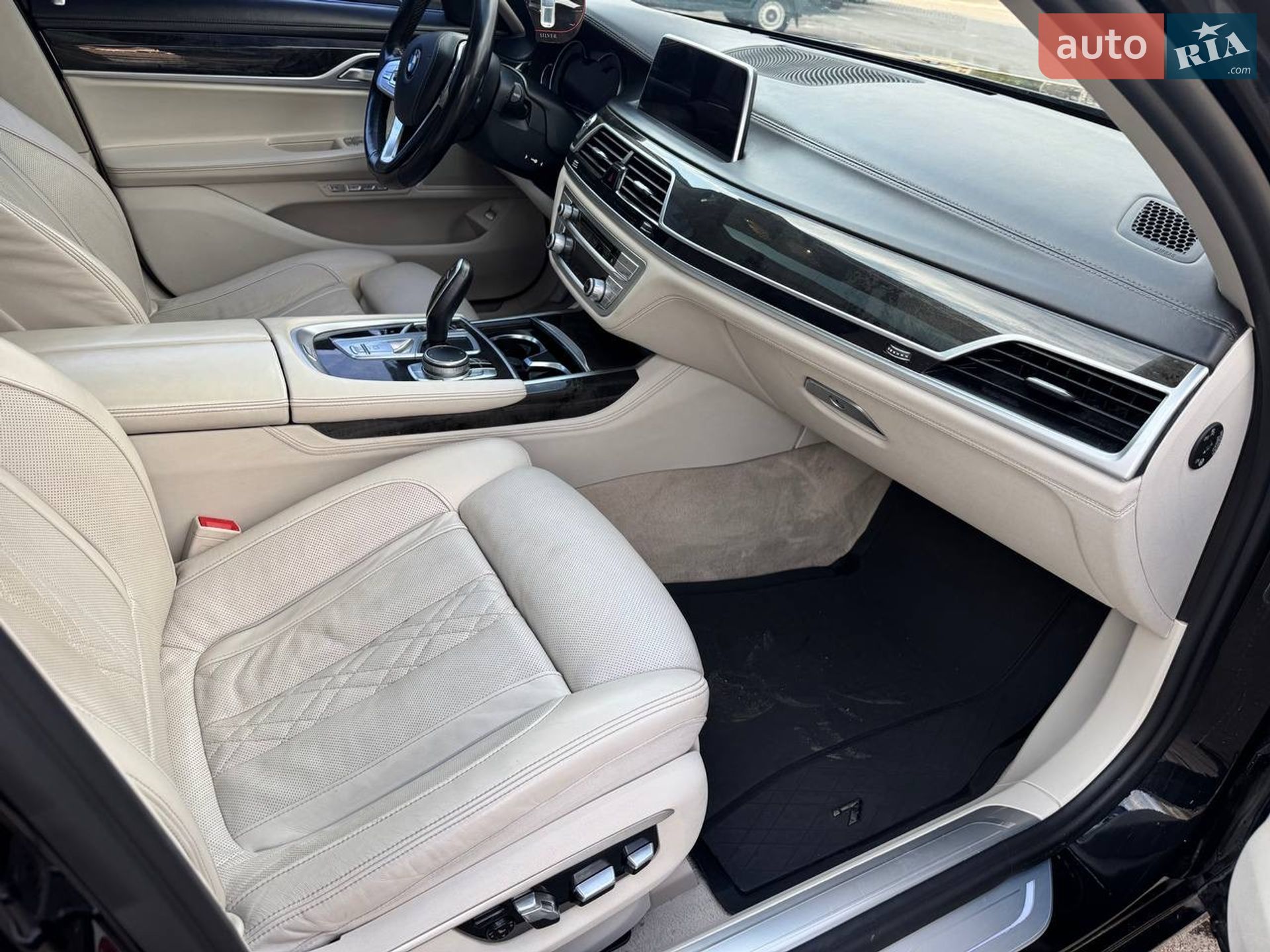 BMW 7 Series 2017 VIN WBA7E410X0GV23195 фото оголошення 17 з 31