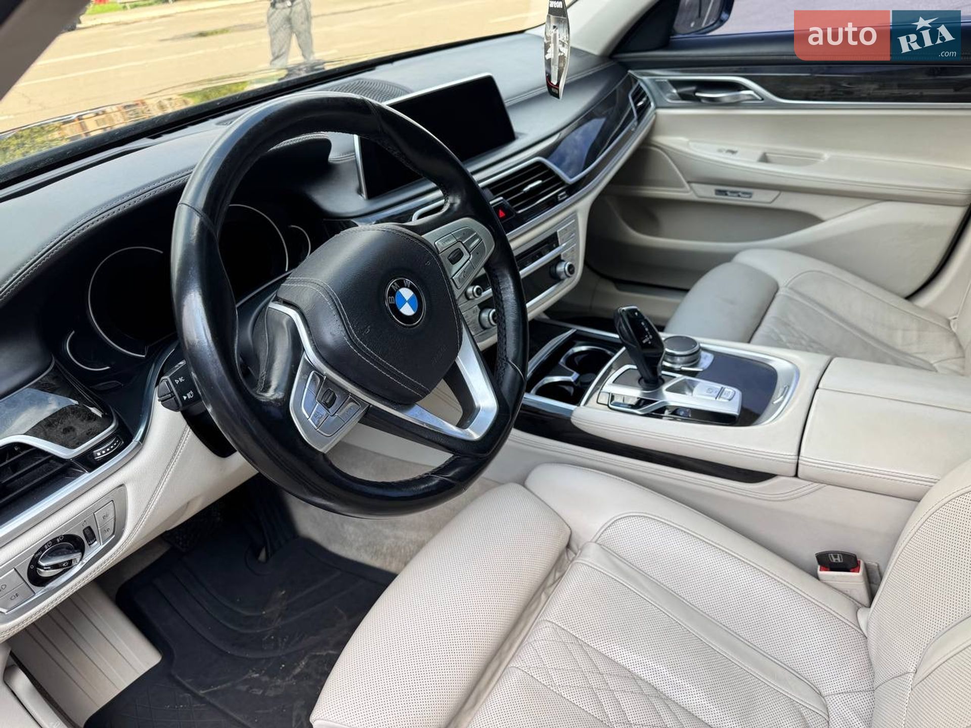 BMW 7 Series 2017 VIN WBA7E410X0GV23195 фото оголошення 22 з 31
