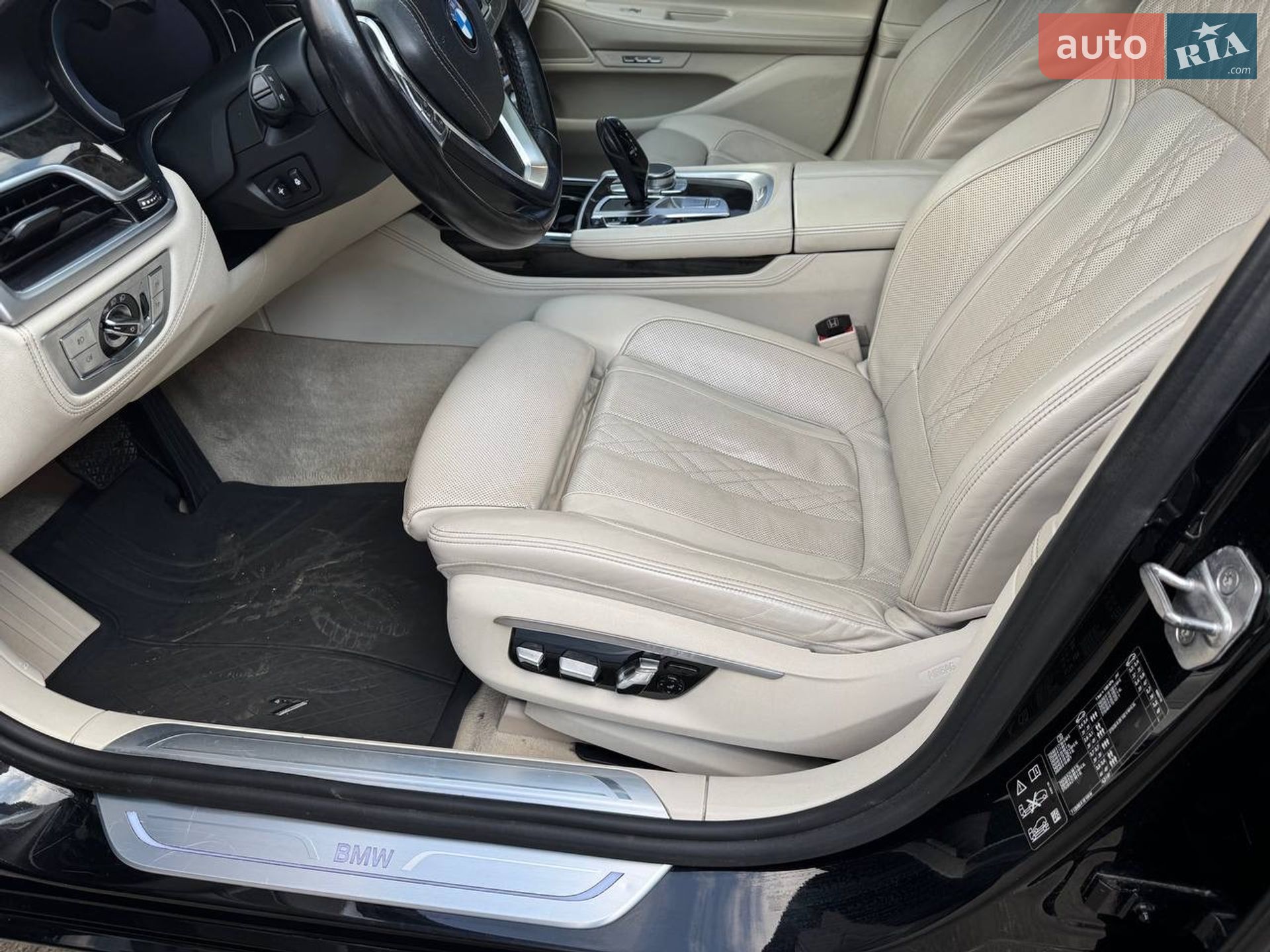 BMW 7 Series 2017 VIN WBA7E410X0GV23195 фото оголошення 23 з 31