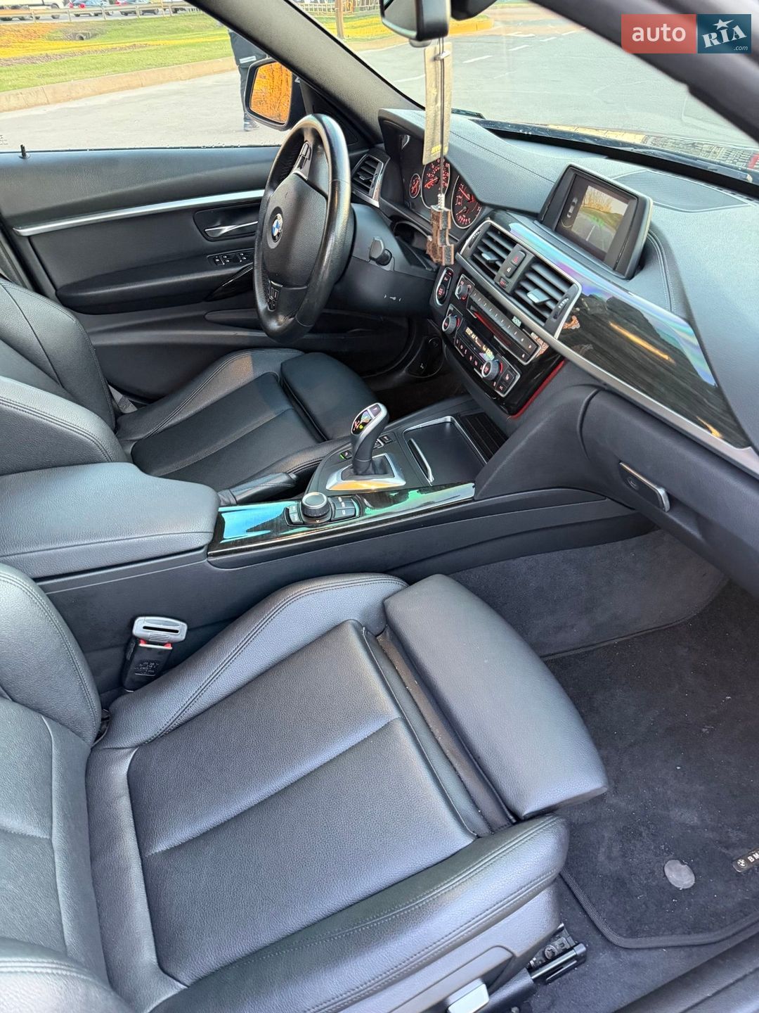 BMW 3 Series 2017 VIN WBA8B9G50JNU99709 фото оголошення 2 з 8