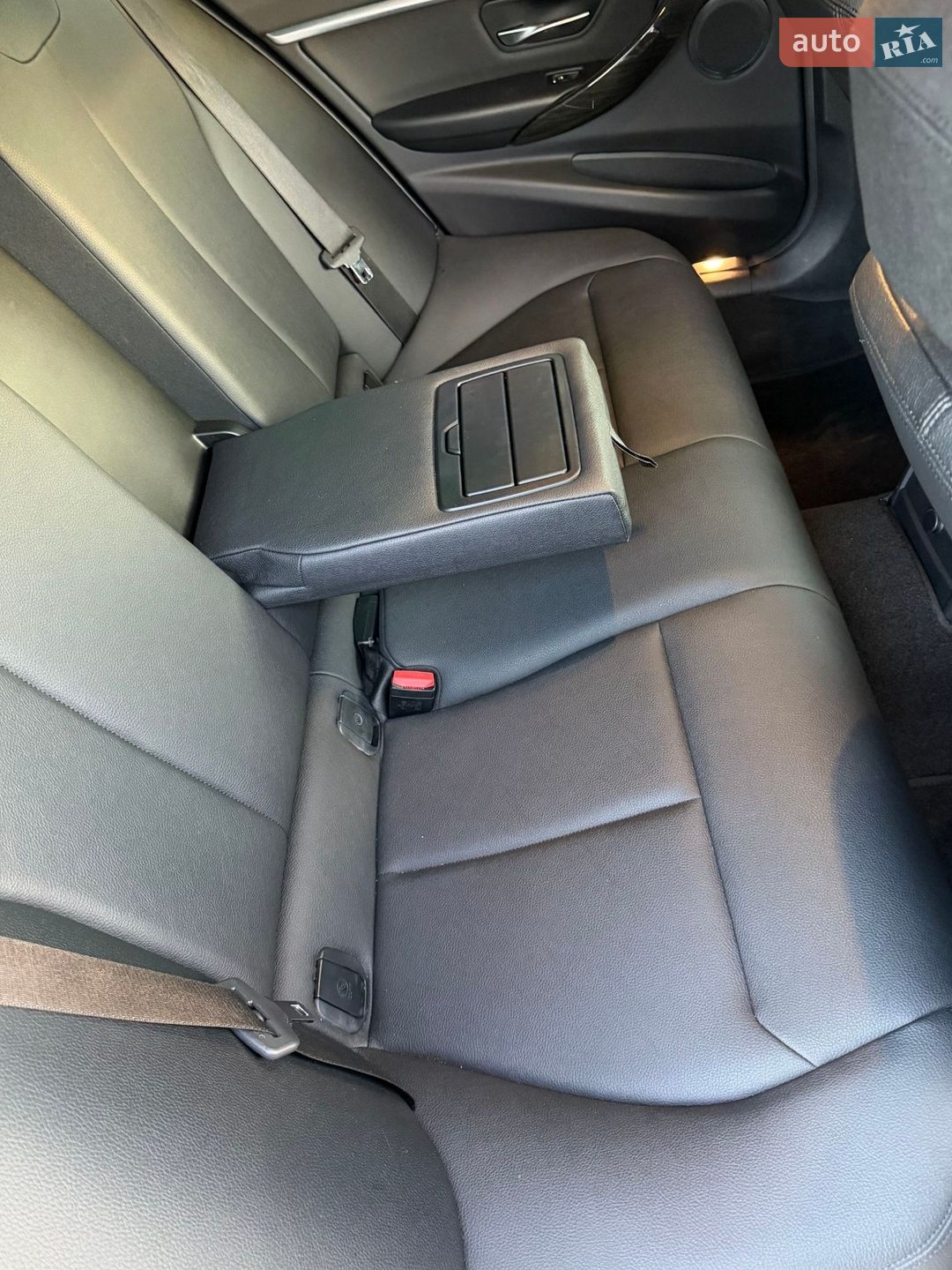 BMW 3 Series 2017 VIN WBA8B9G50JNU99709 фото оголошення 8 з 8