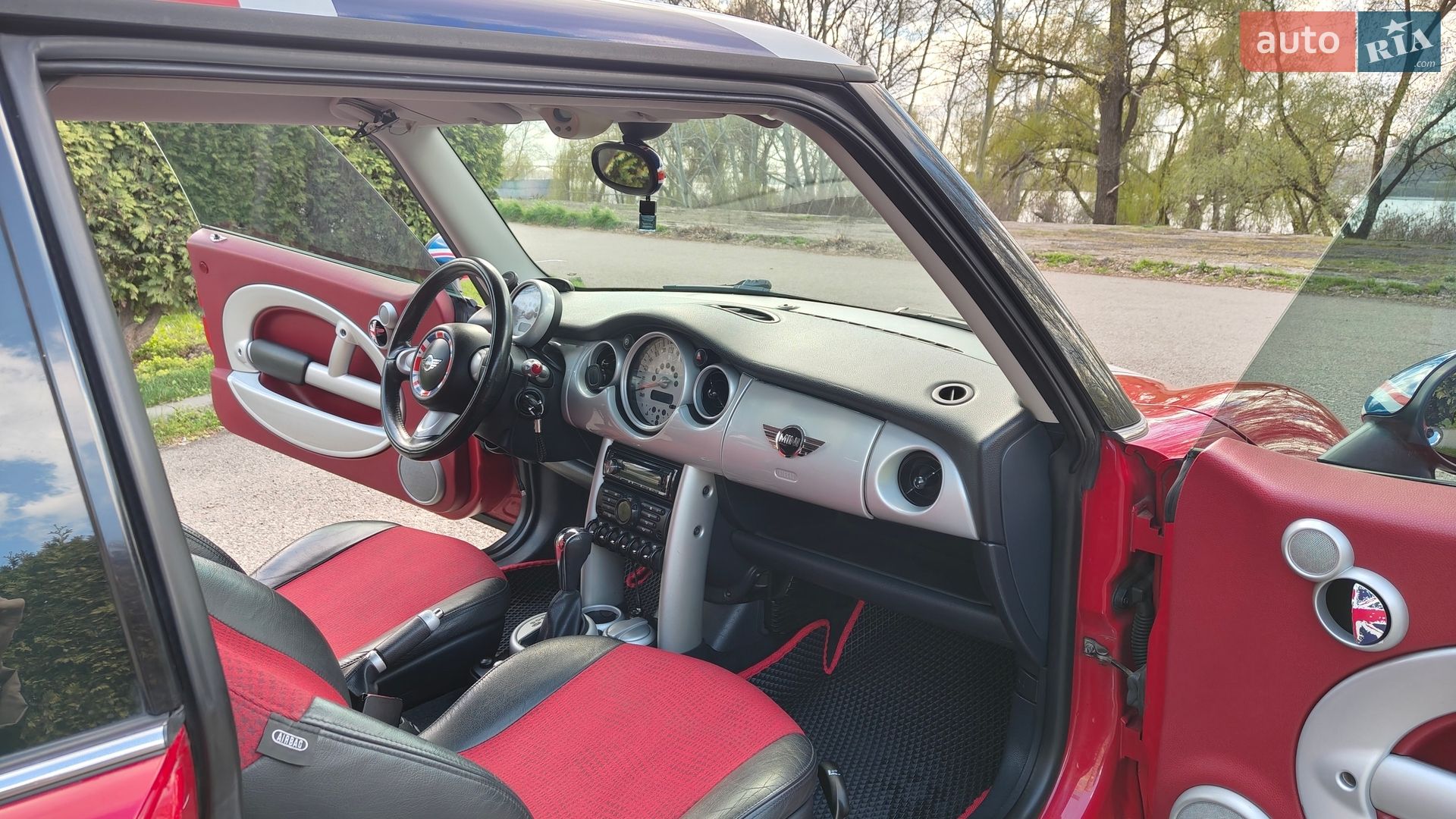 MINI Cooper 2003 VIN WMWRC31020TB88159 фото оголошення 5 з 34