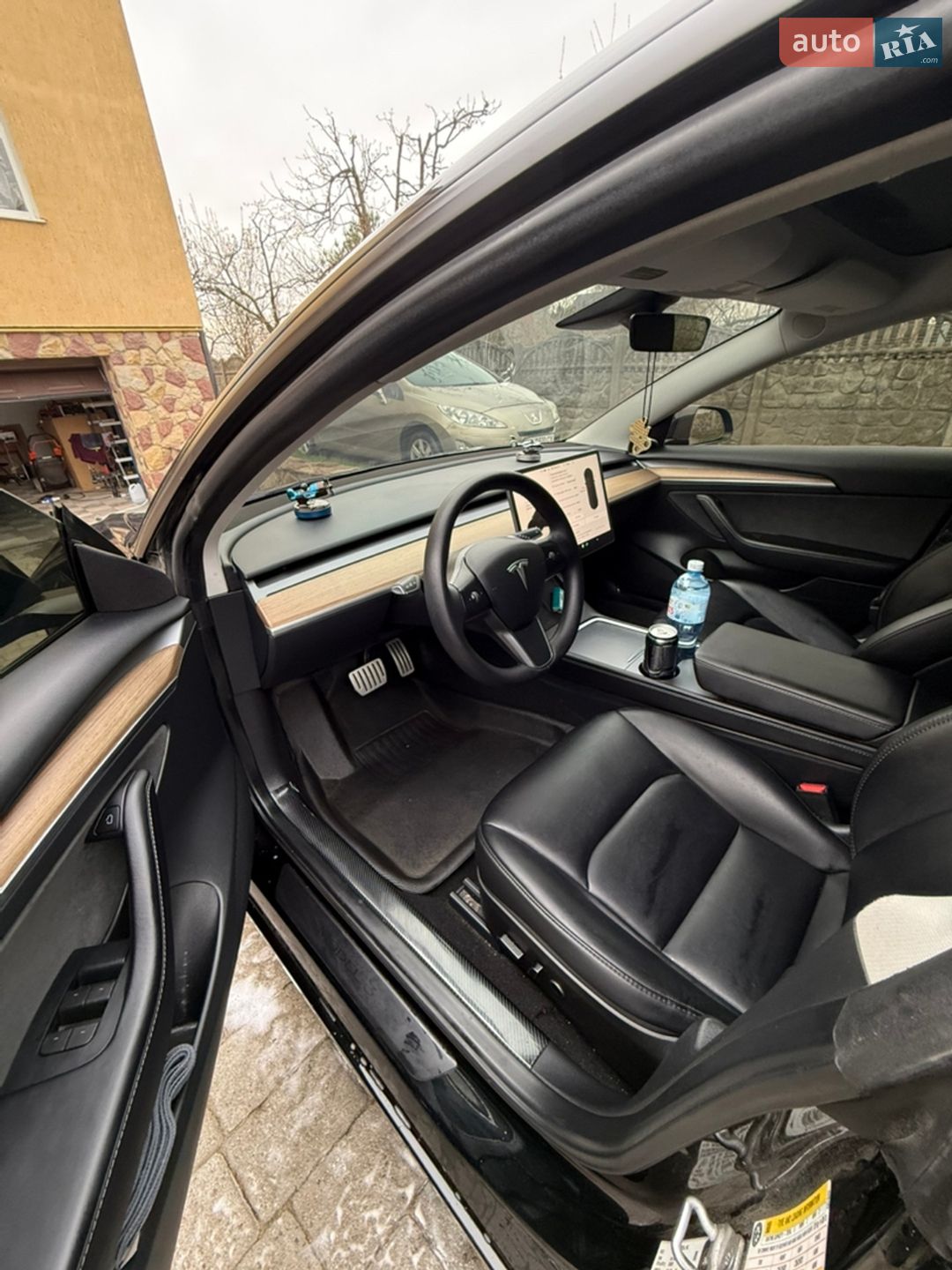 Tesla Model 3 2023 VIN 5YJ3E1EC3PF628122 фото оголошення 30 з 61